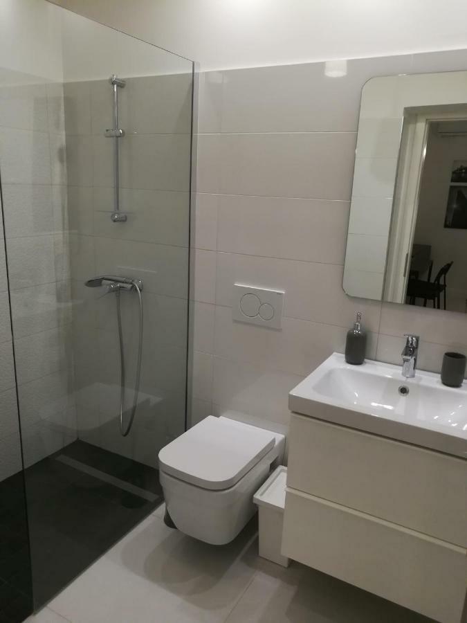 Apartments Mirela Novigrad  Екстер'єр фото